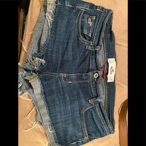 Holister shorty short size 9. Like new.
